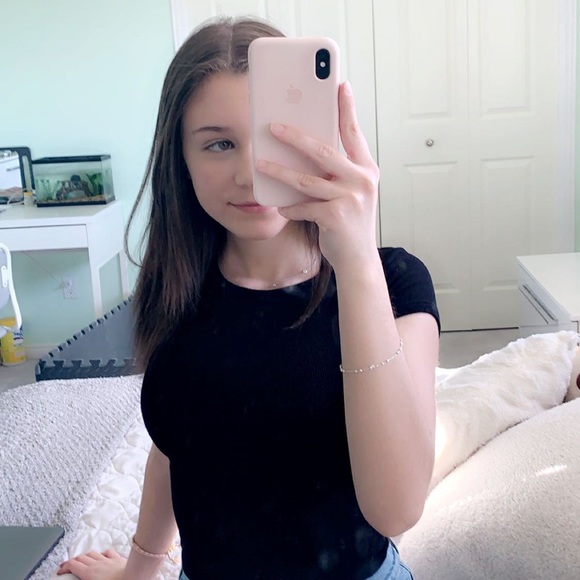 Meet your Posher, Elise - Picture 1 of 1